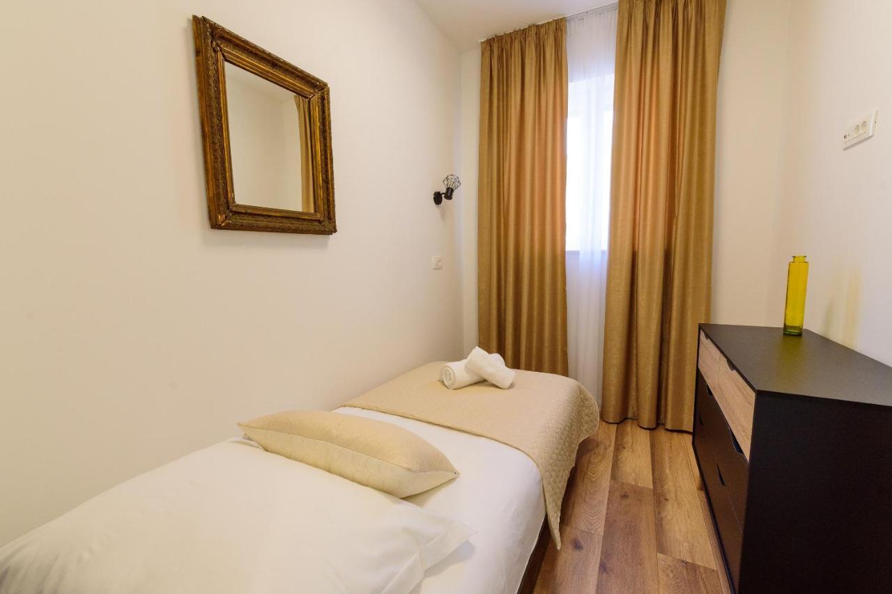 Apartmani Bokin Bol Bagian luar foto